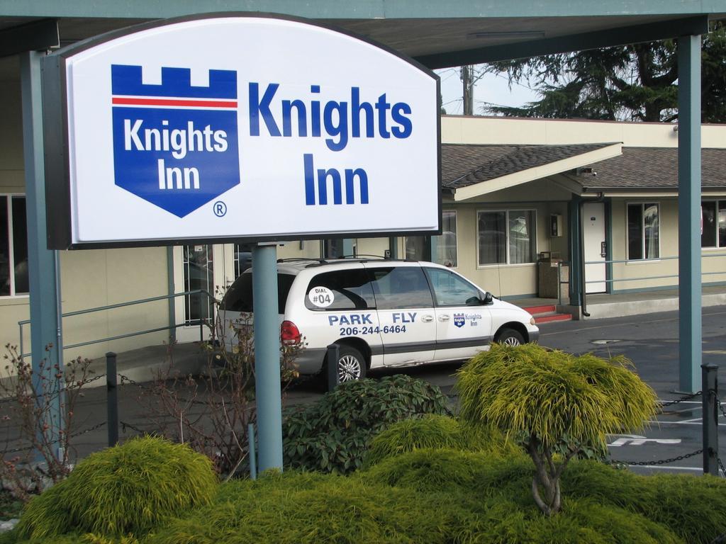 Knights Inn & Suites Seatac Airport エクステリア 写真
